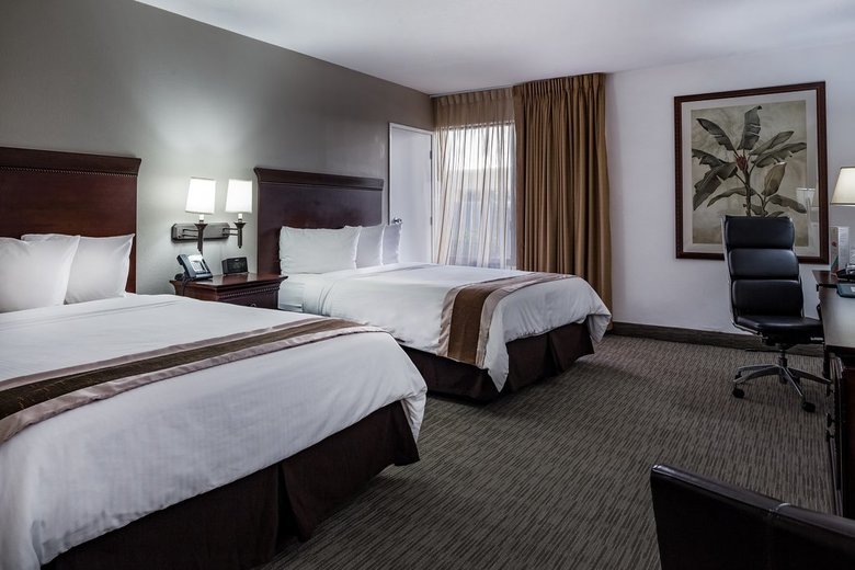 Anaheim Plaza Hotel