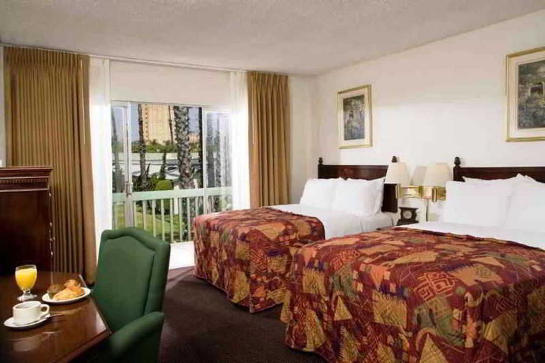 Anaheim Plaza Hotel