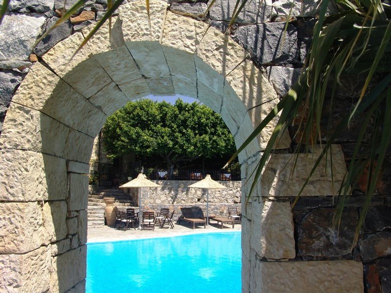 Hotel Arolithos Traditional Cretan Village