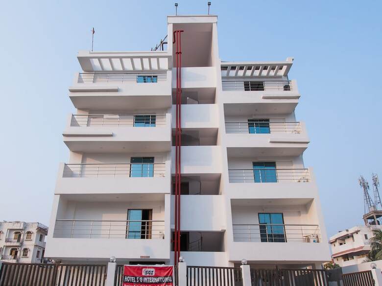Oyo 26974 Hotel S G International