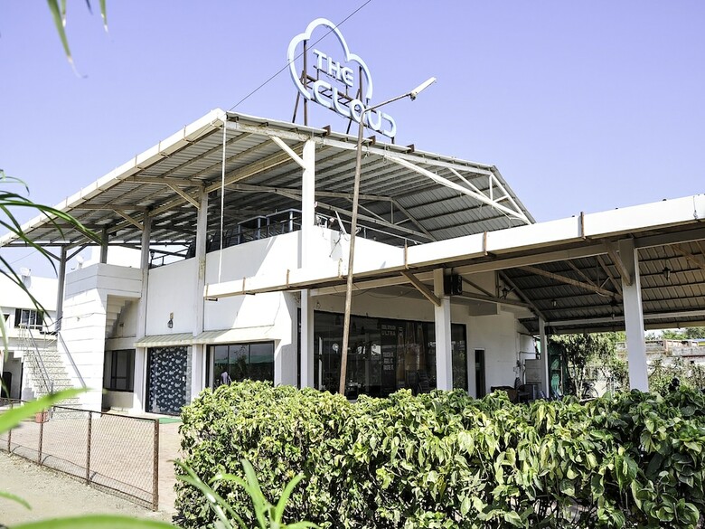 Oyo 27785 The Cloud Hotel And Resorts