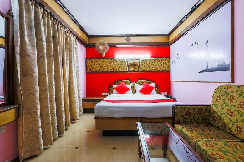 Hotel Oyo 24364 Shiv Shanthi Grand