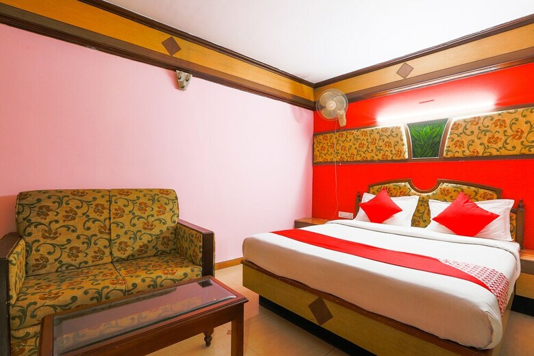Hotel Oyo 24364 Shiv Shanthi Grand