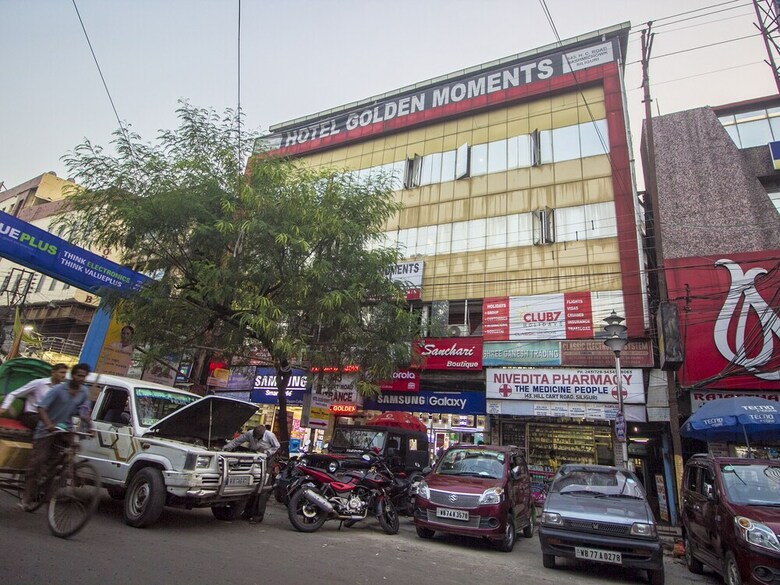 Oyo 16041 Hotel Golden Moments