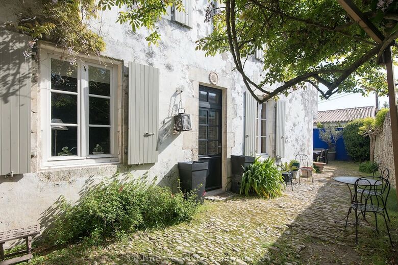 Maison Le Clos Du Vieux Porche