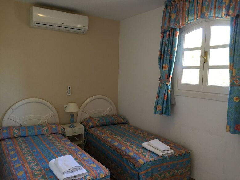 Aparthotel Apartamentos El Toro