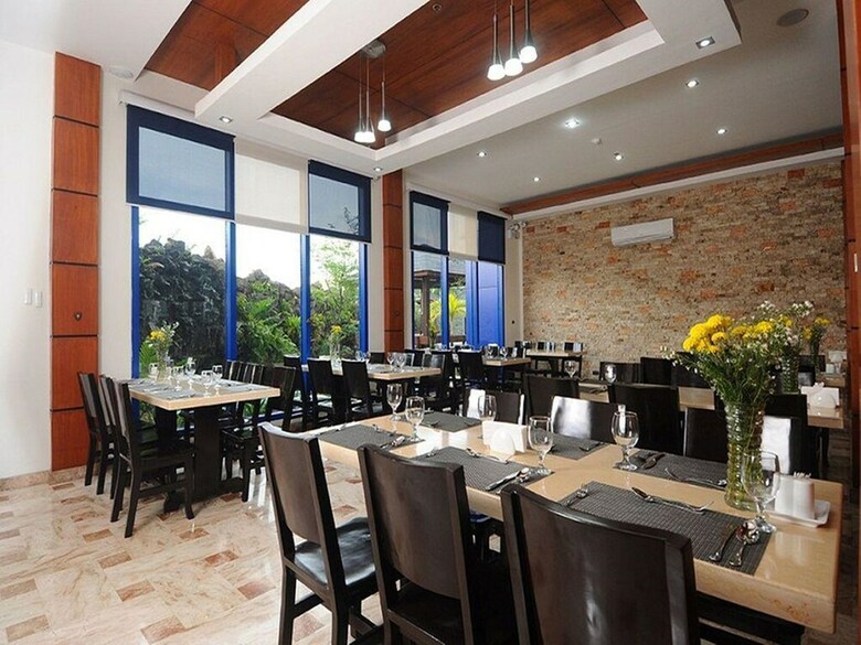 Ndn Grand Hotel