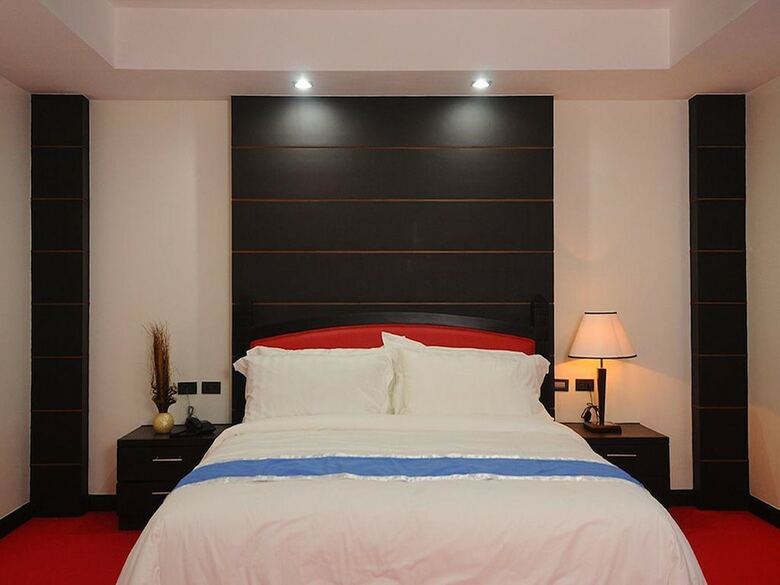Ndn Grand Hotel