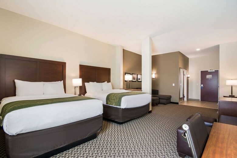 Hotel Comfort Inn And Suites