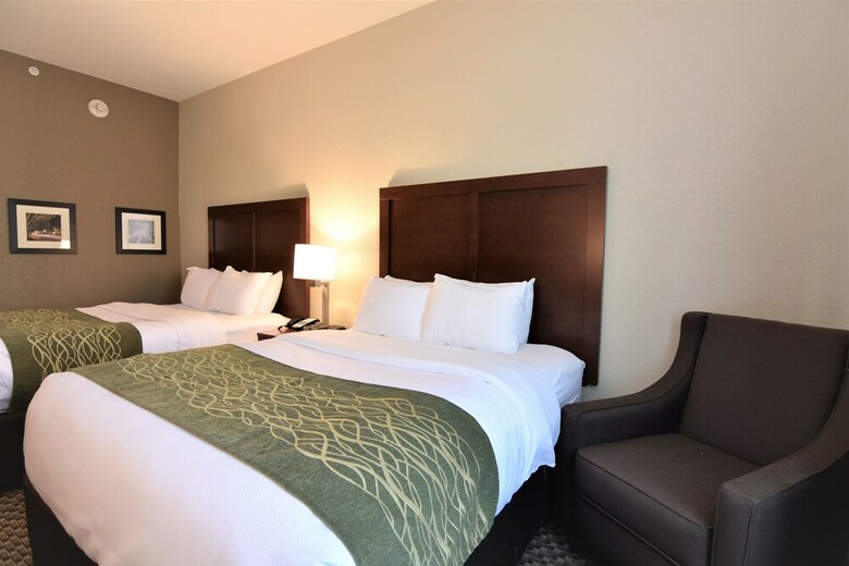 Hotel Comfort Inn And Suites