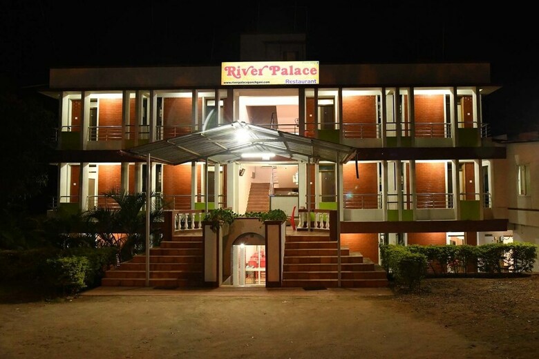 Hotel River Palace