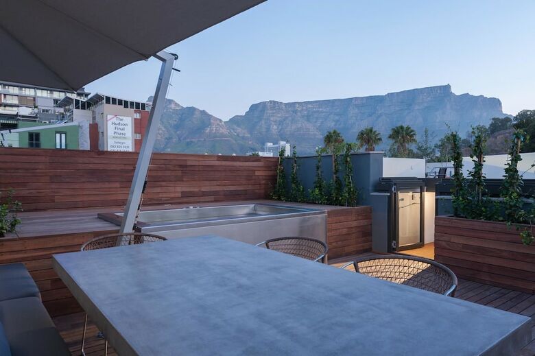 Villa 9a Loader Street