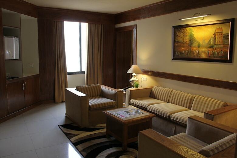 Regent Plaza Hotel & Convention Centre