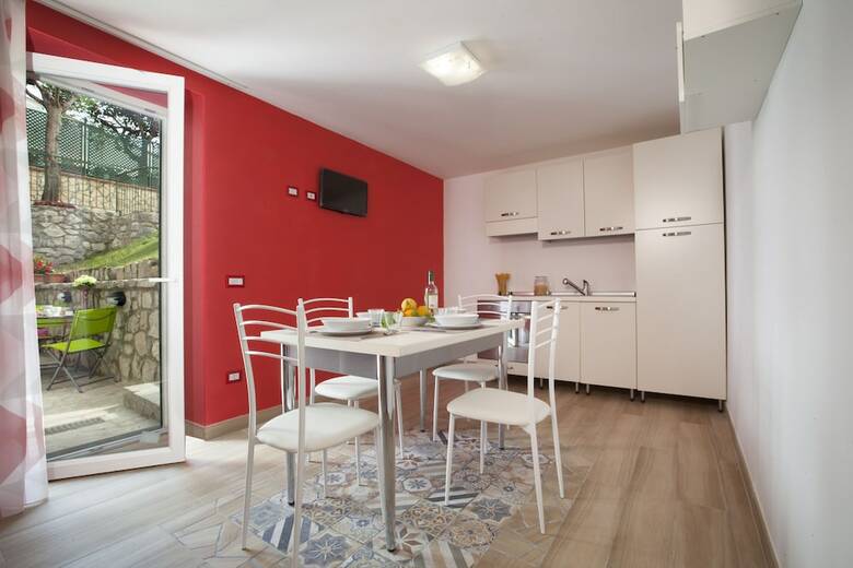 G&g Sorrento Apartments