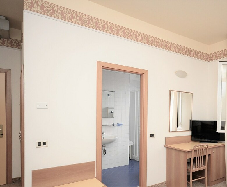 Cosmopol Hotel