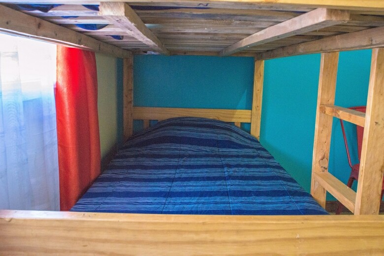 Hostal Naisula Place - Hostel