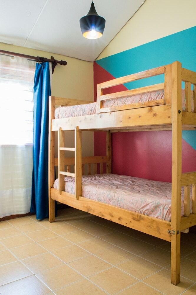 Hostal Naisula Place - Hostel