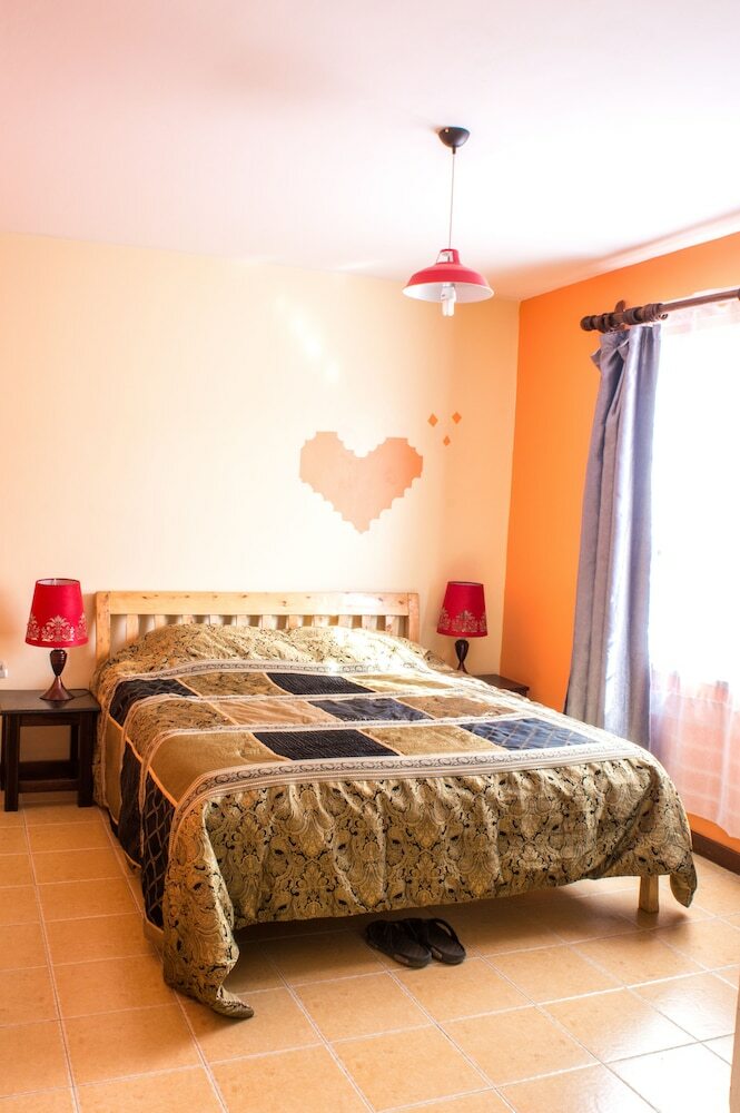 Hostal Naisula Place - Hostel