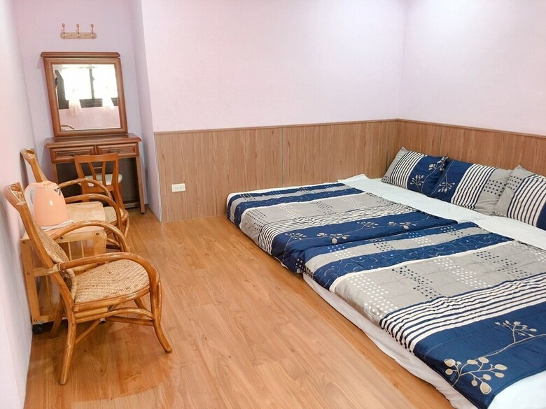 Bed & Breakfast Lihebo Book House