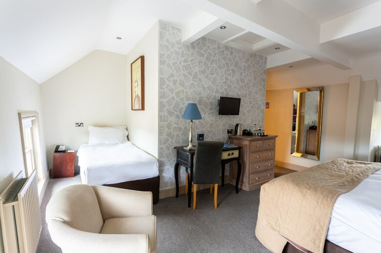 Chichester Harbour Hotel