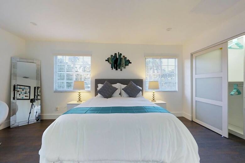 Beautiful Hollywood Beach 4b/r Home W/heated Pool