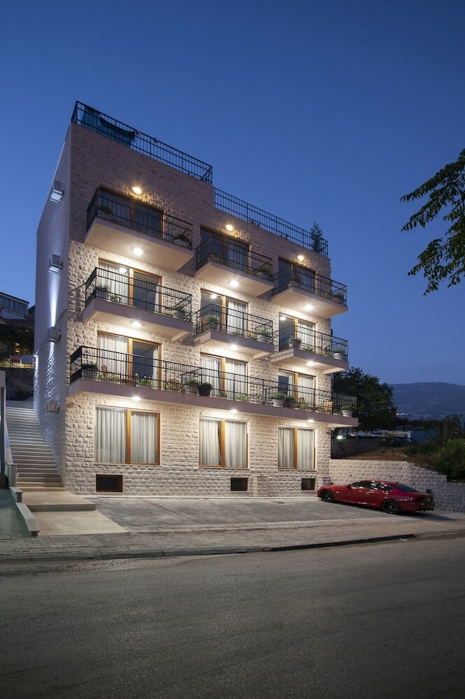 Hotel Twelve