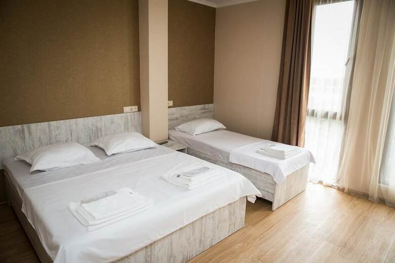 Hotel Batomi