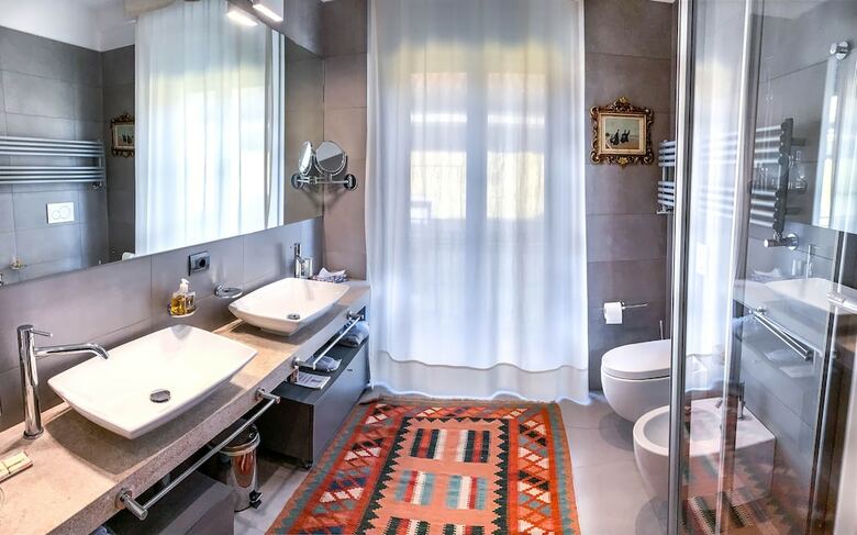 Hotel La Nuova Corte Rooms