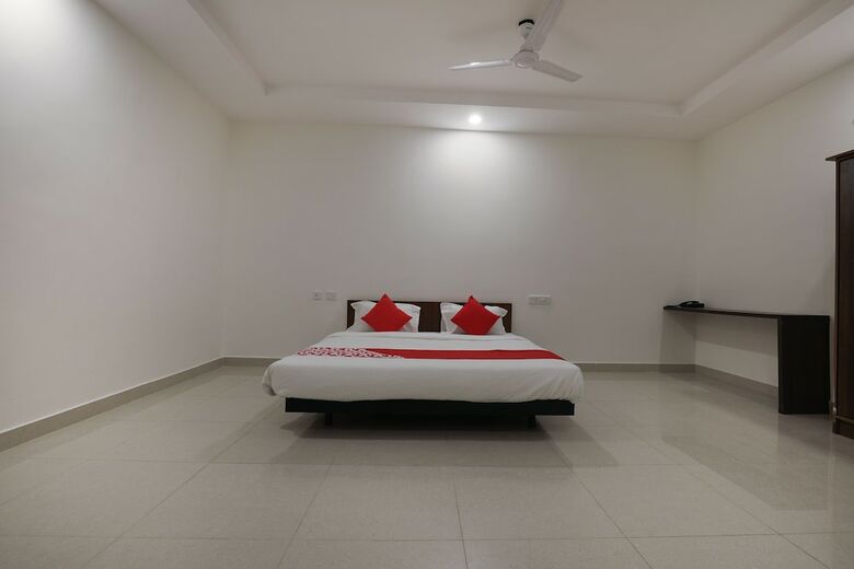 Hotel Oyo 28765 Green Stone