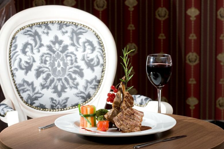 Manhattan Hotel & Restaurant