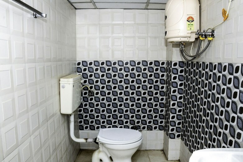 Oyo 23178 Hotel Raj Mandir