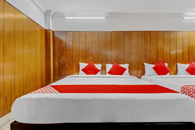 Hotel Oyo 19559 Pavithra Paradise