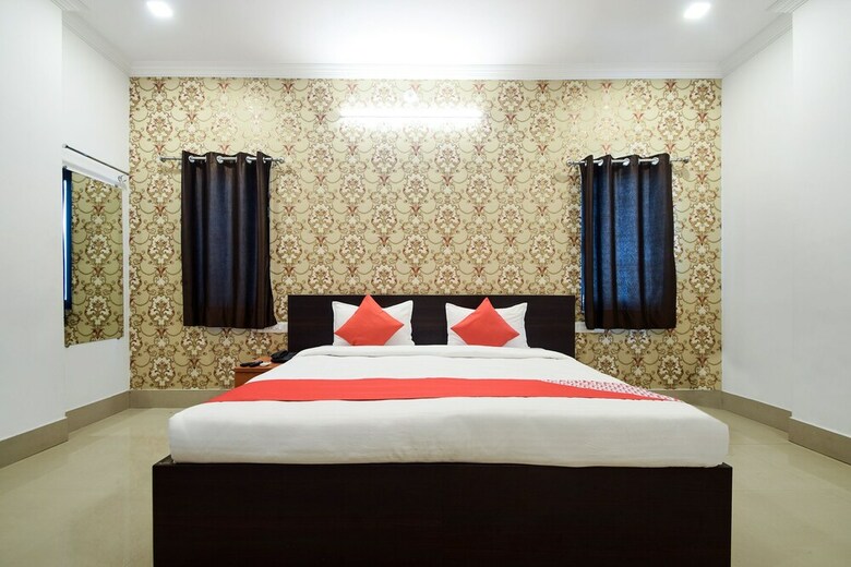 Oyo 28143 Hotel Abhinam