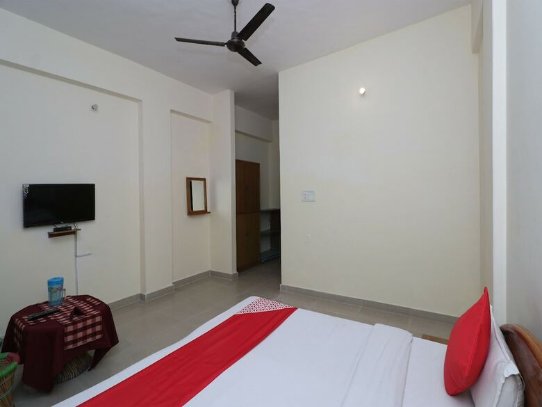 Oyo 24489 Hotel Greenwood
