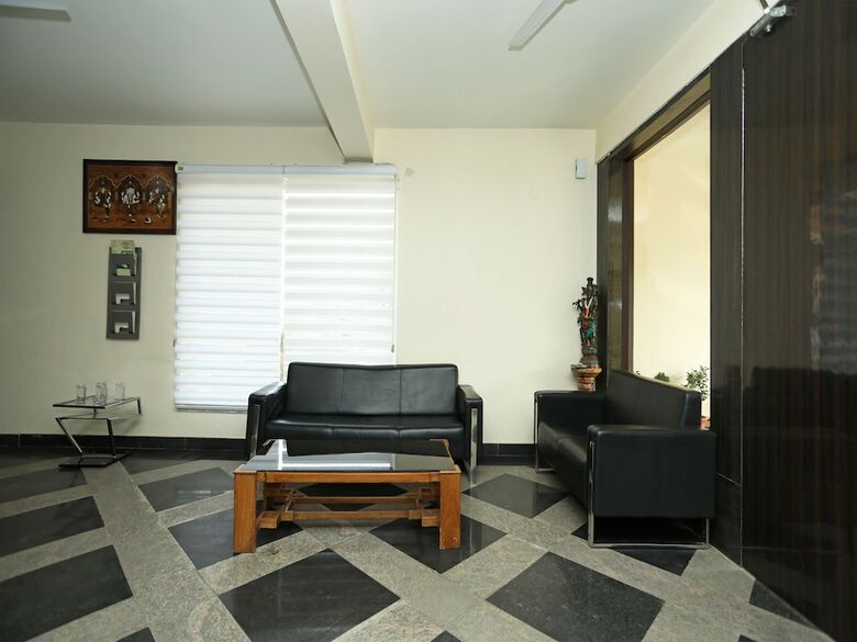 Hotel Oyo 26977 Royal Tulip