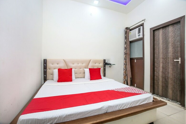 Oyo 24851 Hotel R Continental