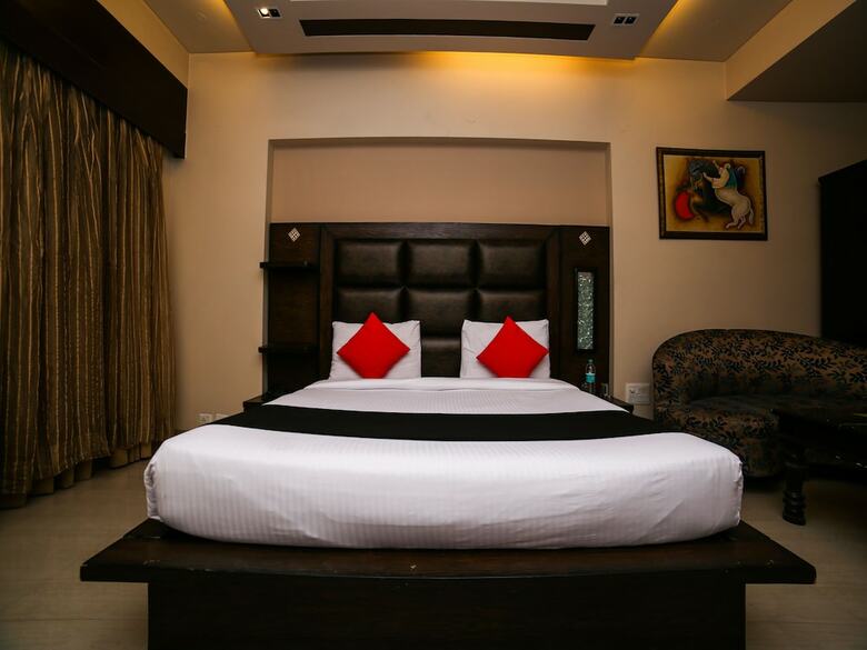Hotel Capital O 928 Villa@43