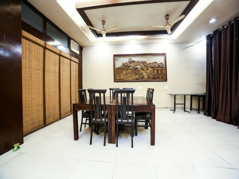 Hotel Capital O 928 Villa@43