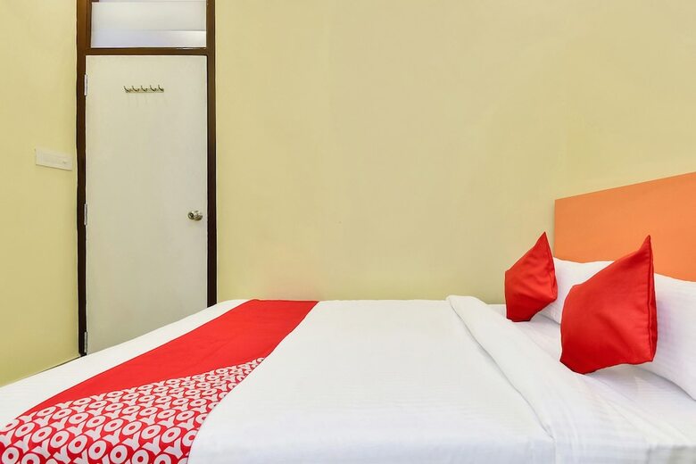 Oyo 28054 Hotel Suraj Villa