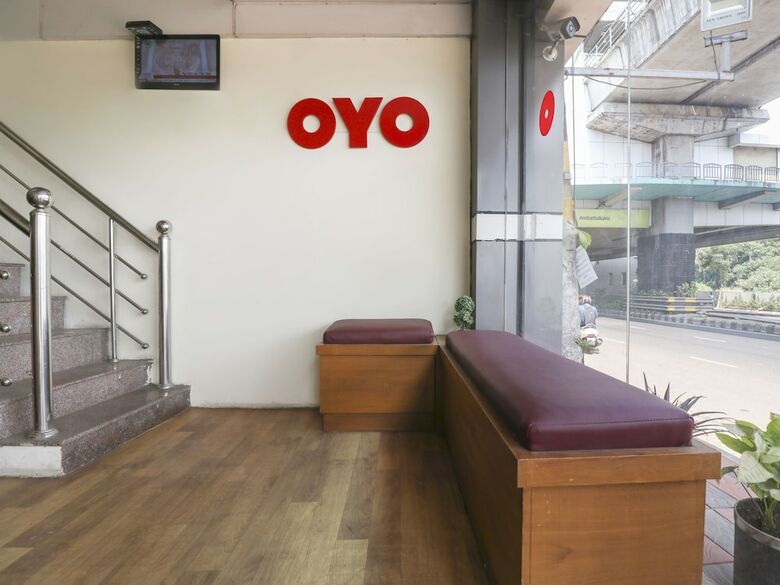Hotel Oyo 27738 Ghala Residency Inn