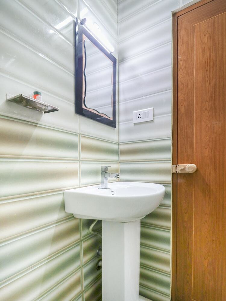Hotel Oyo 27738 Ghala Residency Inn