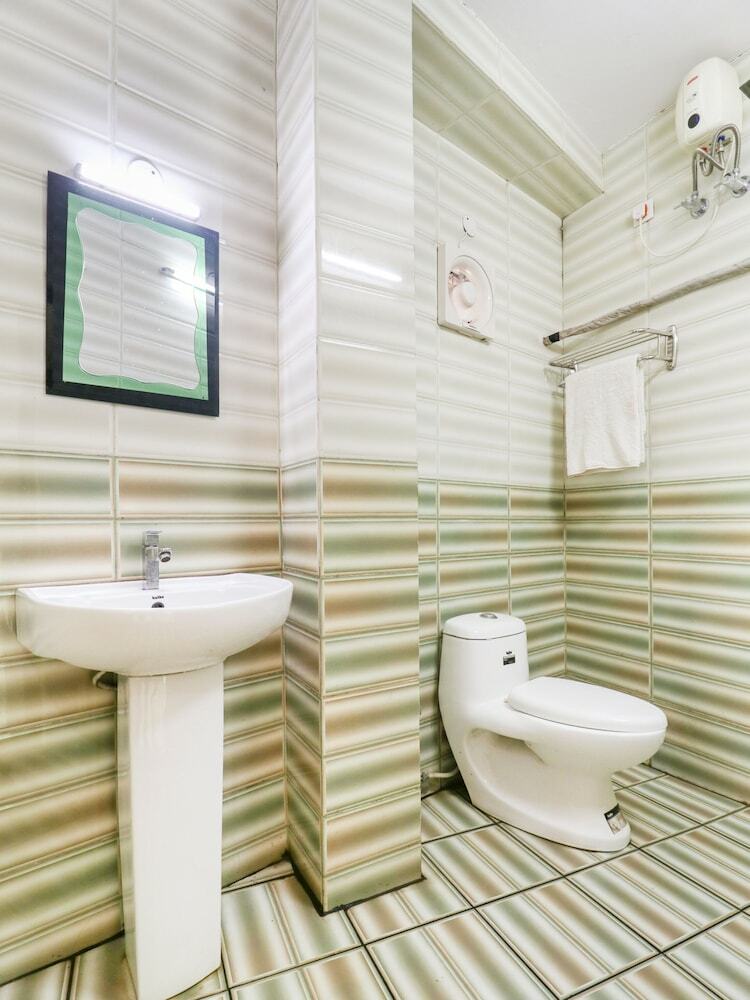 Hotel Oyo 27738 Ghala Residency Inn