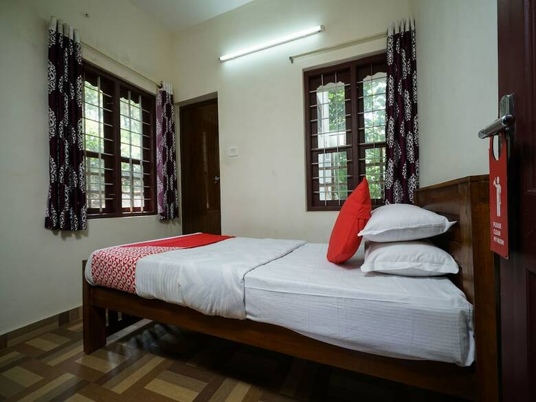 Hotel Oyo 13548 Leaf Garden Cottage