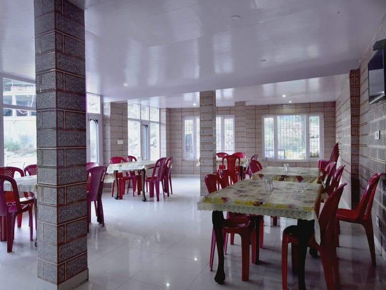 Hotel Oyo 22620 Orchard Resorts