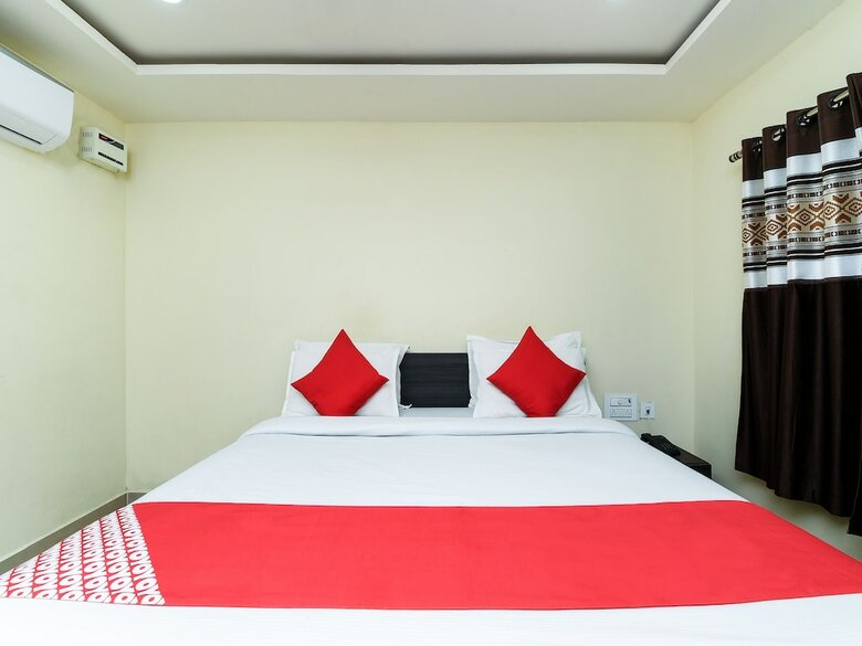 Hotel Oyo 28367 Akshaya Grand