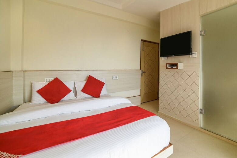 Hotel Oyo 24895 Mid Town