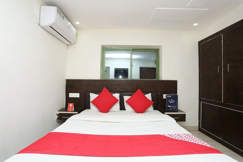 Oyo 26771 Hotel Lotus Inn