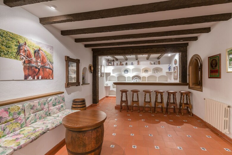 Villa Fidalsa Wine Valley Mansion