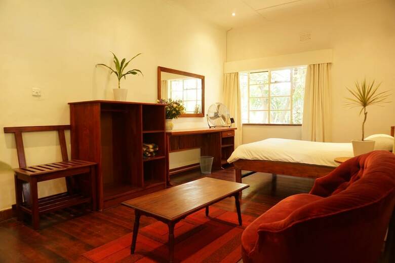 Hotel Travellers Guest House
