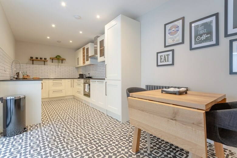 Apartamentos Spacious 1 Bedroom Flat With Garden